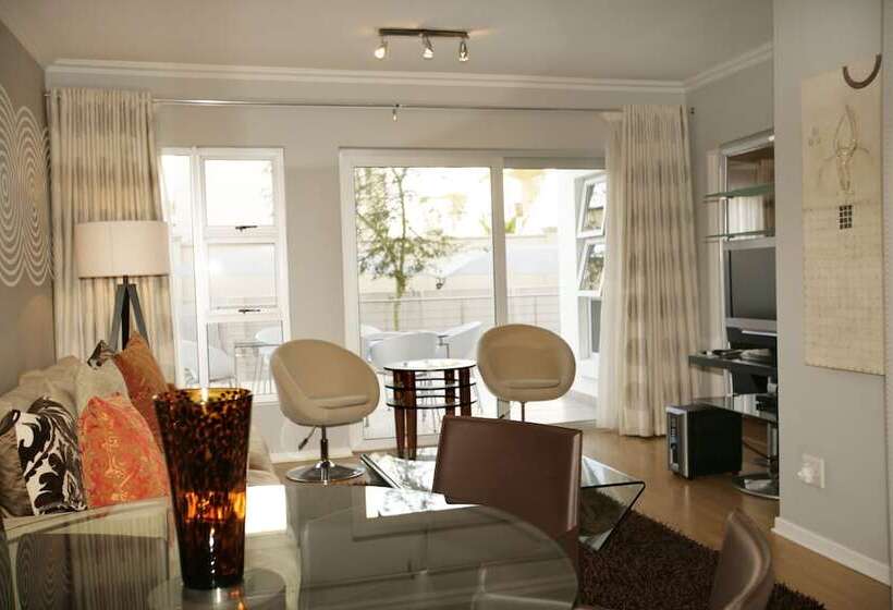 Urban Hip Hotels   Splice Riviera