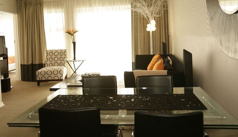 Urban Hip Hotels   Splice Riviera