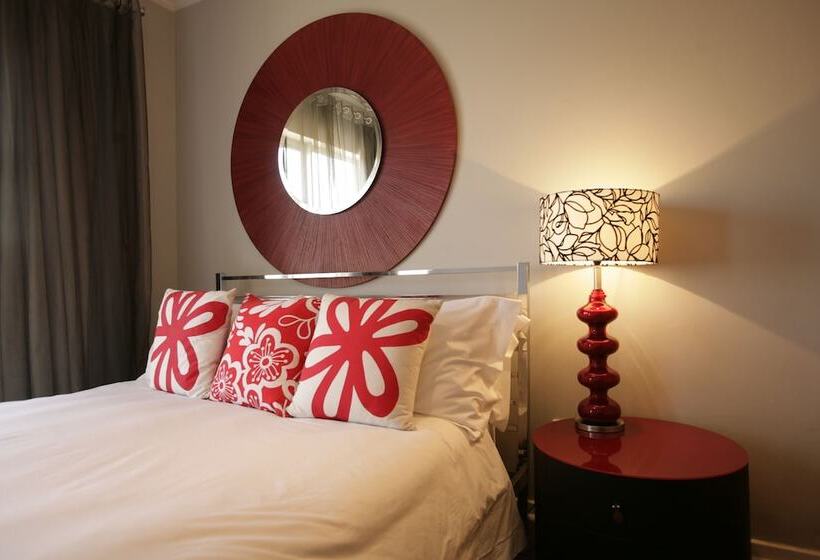 Urban Hip Hotels   Splice Riviera