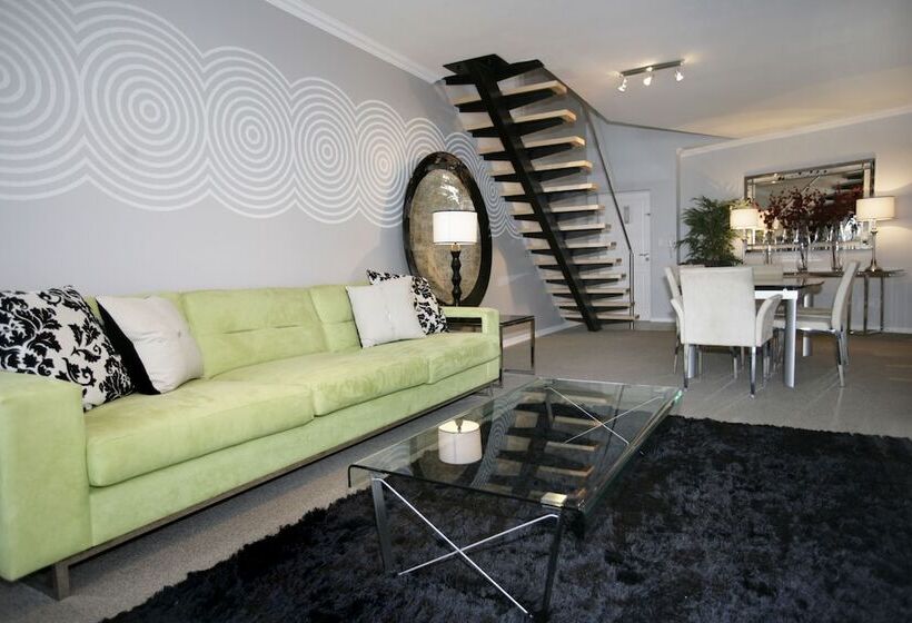 Urban Hip Hotels   Splice Riviera