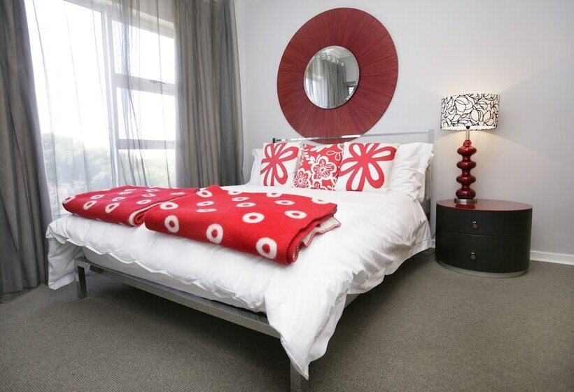 Urban Hip Hotels   Splice Riviera