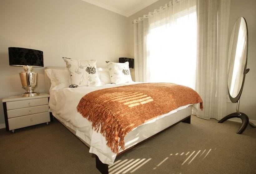 Urban Hip Hotels   Splice Riviera