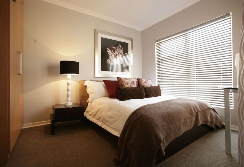 Urban Hip Hotels   Splice Riviera