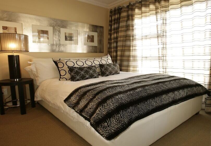 Urban Hip Hotels   Splice Riviera