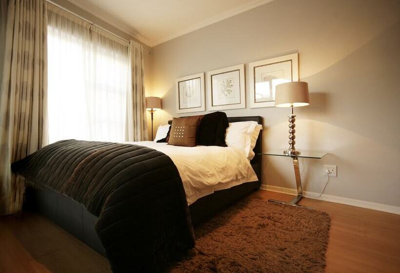 Urban Hip Hotels   Splice Riviera