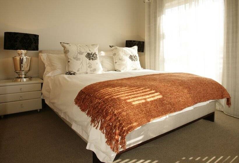 Urban Hip Hotels   Splice Riviera