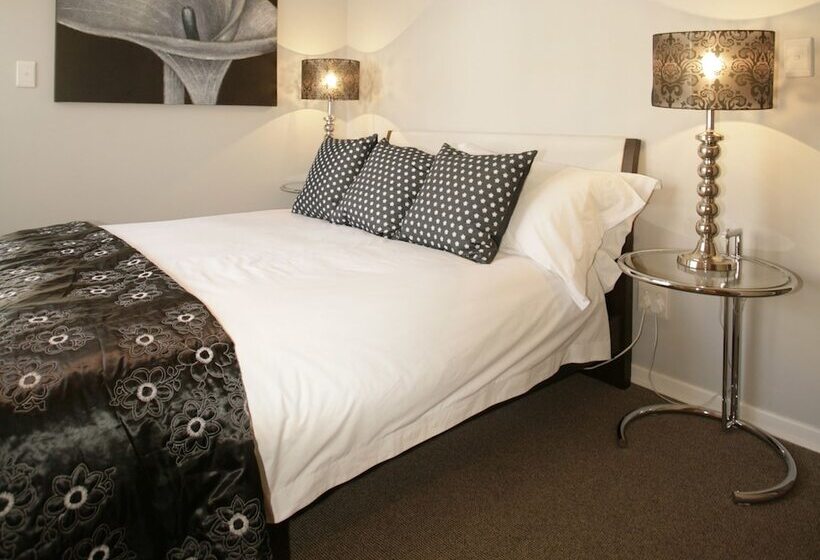 Urban Hip Hotels   Splice Riviera