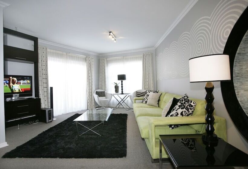 Urban Hip Hotels   Splice Riviera