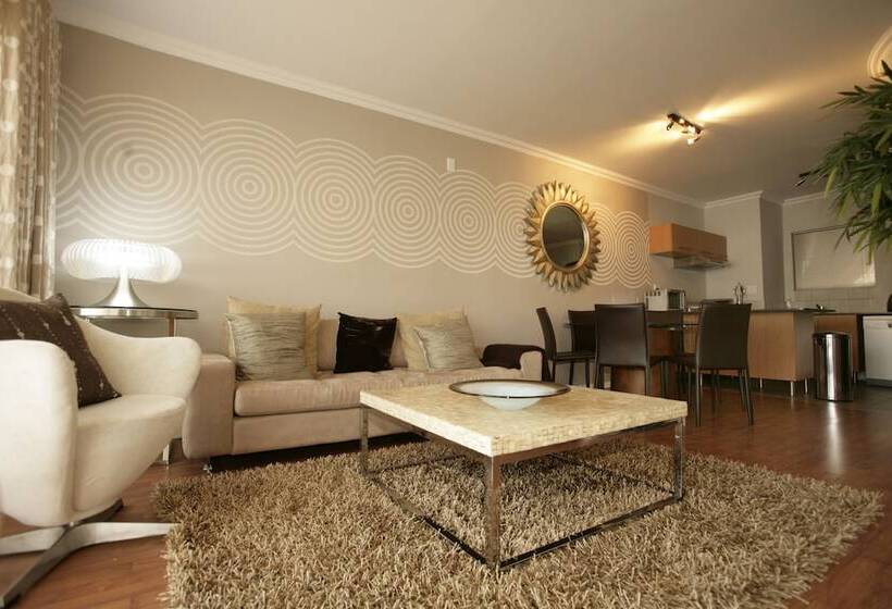 Urban Hip Hotels   Splice Riviera