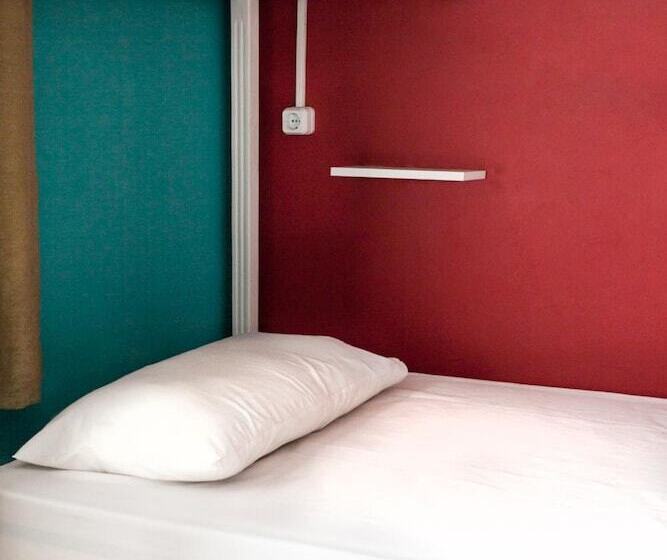 Cheers Midtown Hostel