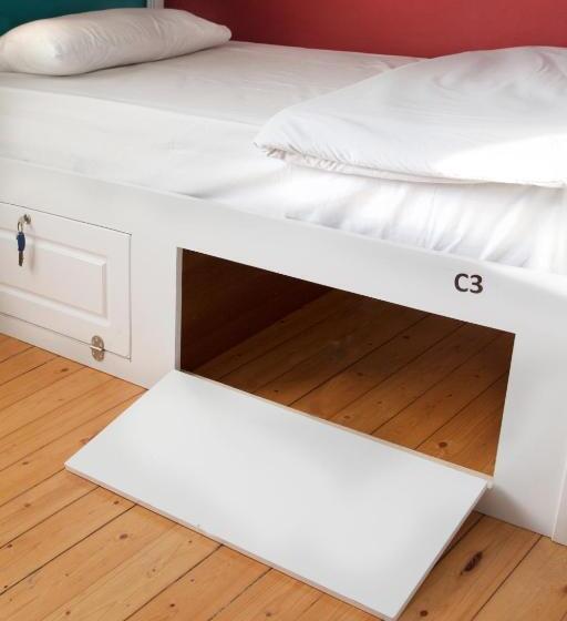 Cheers Midtown Hostel