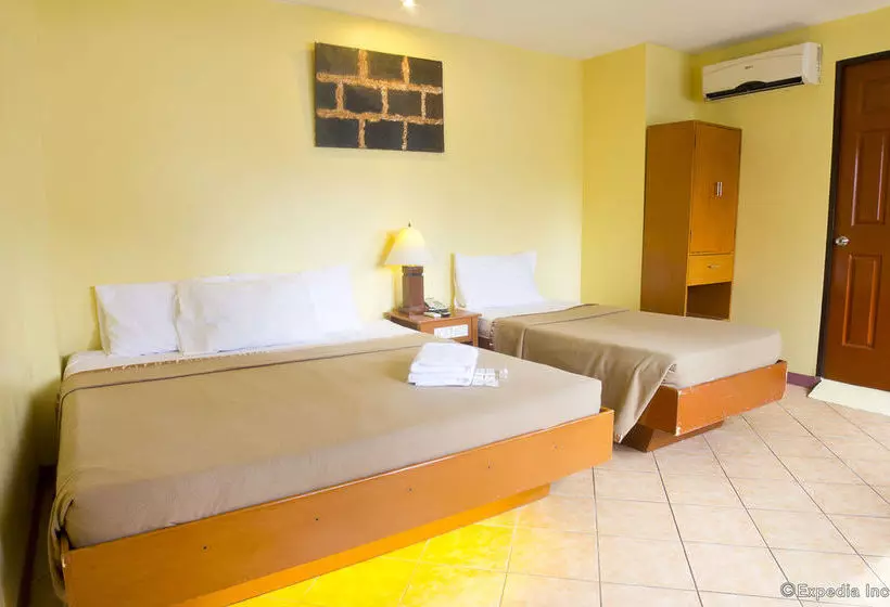 בית מלון כפרי Gran Prix Manila