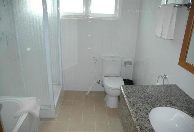 هتل Aye Thar Yar Golf Resort