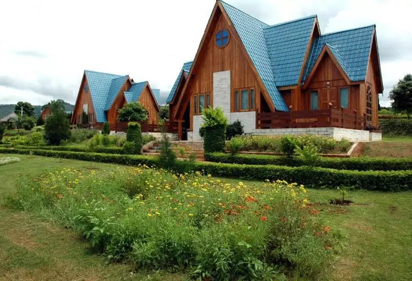 هتل Aye Thar Yar Golf Resort