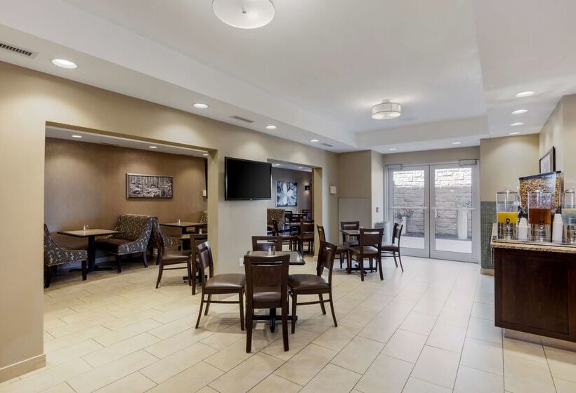 Best Western Plus Walkerton Hotel & Conference Centre