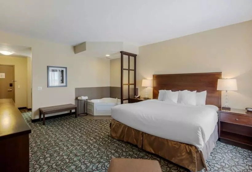 Best Western Plus Walkerton Hotel & Conference Centre