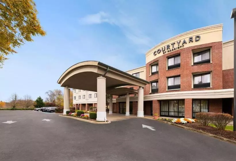 Отель Courtyard Wall At Monmouth Shores Corporate Park