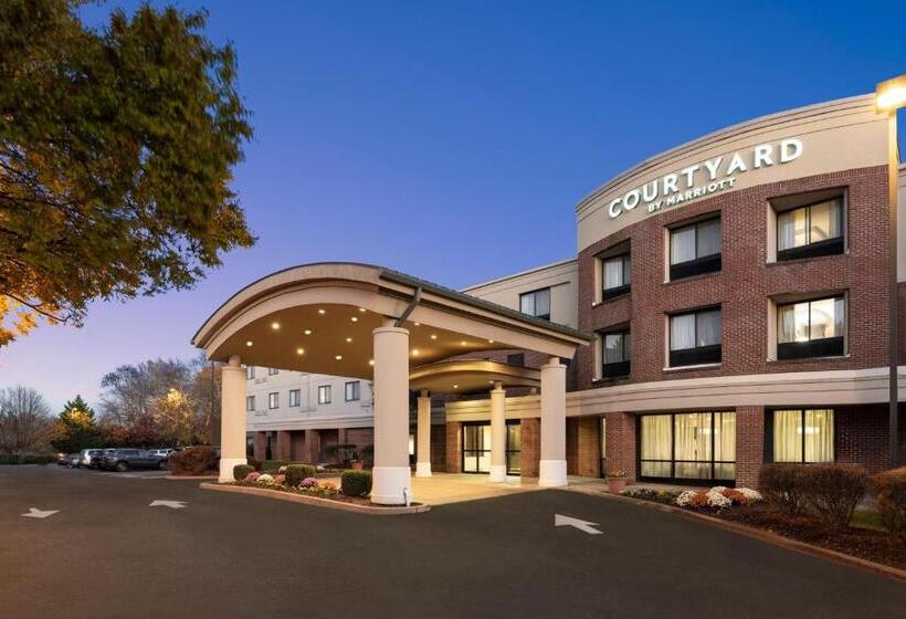 Отель Courtyard Wall At Monmouth Shores Corporate Park