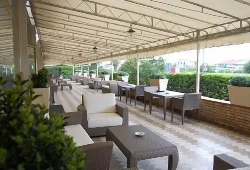 Отель Esplanade