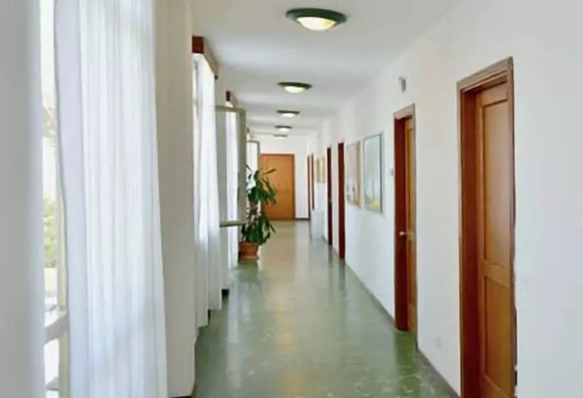 Отель Esplanade