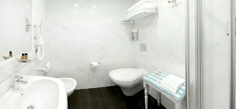 Отель Esplanade