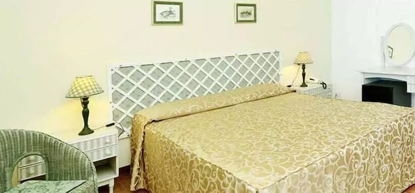 Отель Esplanade