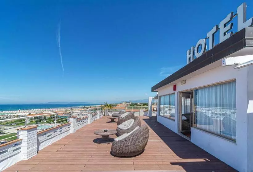 Отель Esplanade