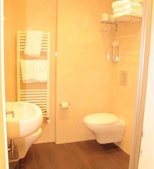 Отель Esplanade