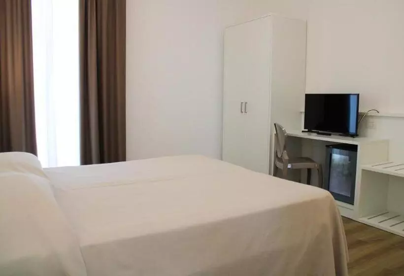 Отель Esplanade