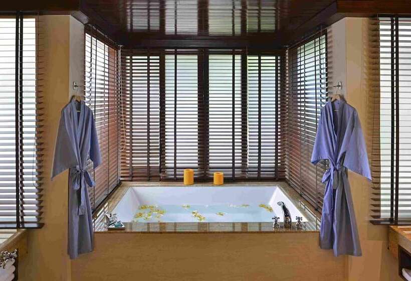 Hotelli Gaya Island Resort