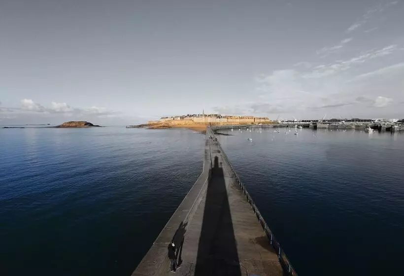 هتل Ibis Styles Saint Malo Centre Historique