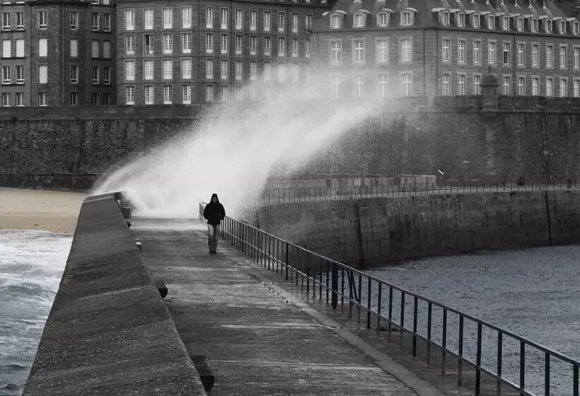 هتل Ibis Styles Saint Malo Centre Historique