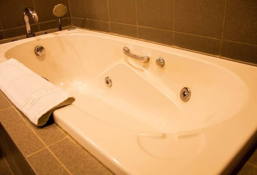 Hotel Manila Grand Opera