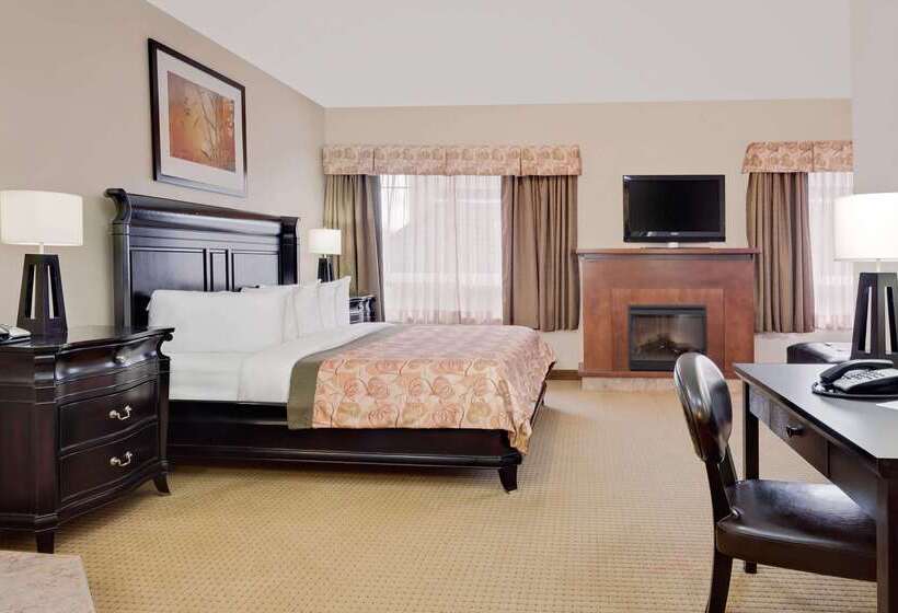 Отель Ramada By Wyndham Lac La Biche