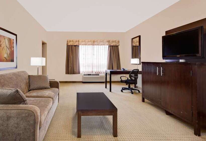 Отель Ramada By Wyndham Lac La Biche