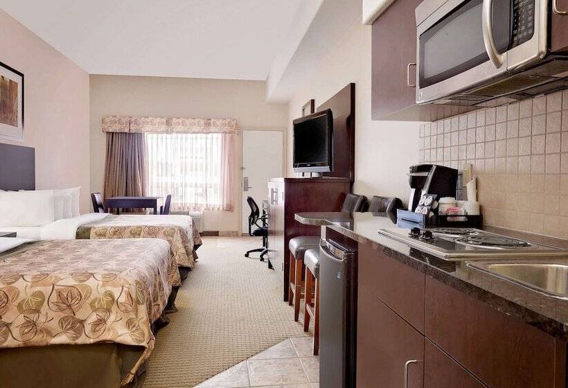 Отель Ramada By Wyndham Lac La Biche