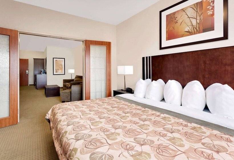 Отель Ramada By Wyndham Lac La Biche