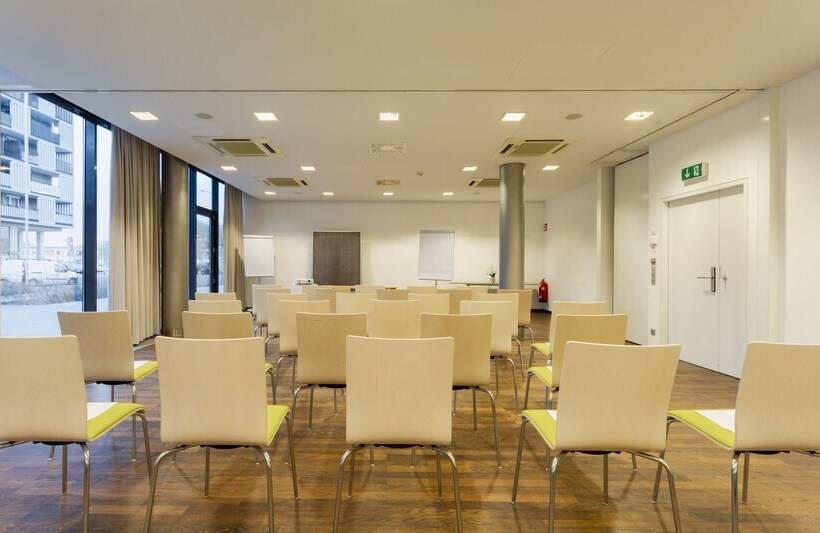 בית מלון כפרי Plaza Inn Graz