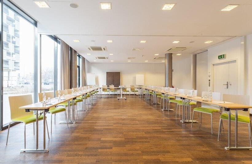 בית מלון כפרי Plaza Inn Graz