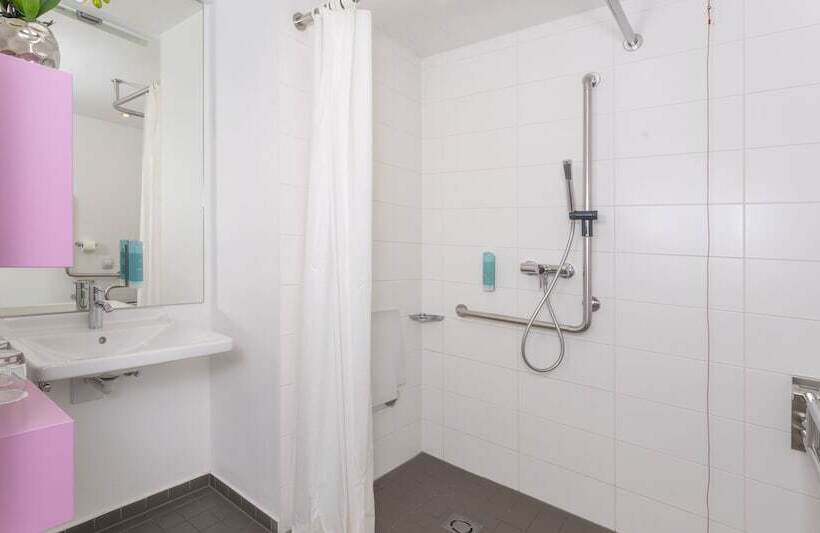 בית מלון כפרי Plaza Inn Graz