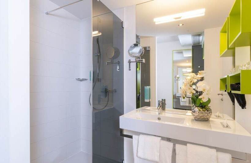 בית מלון כפרי Plaza Inn Graz