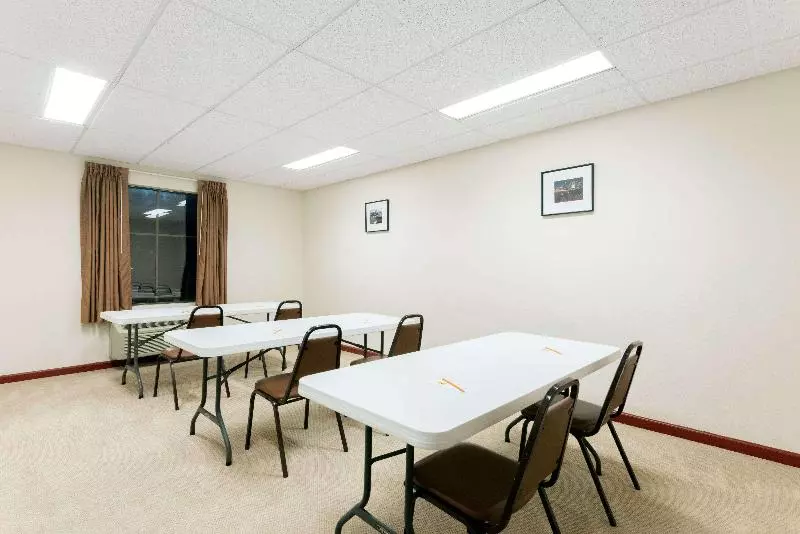 ホテル Super 8 By Wyndham Beaver Falls