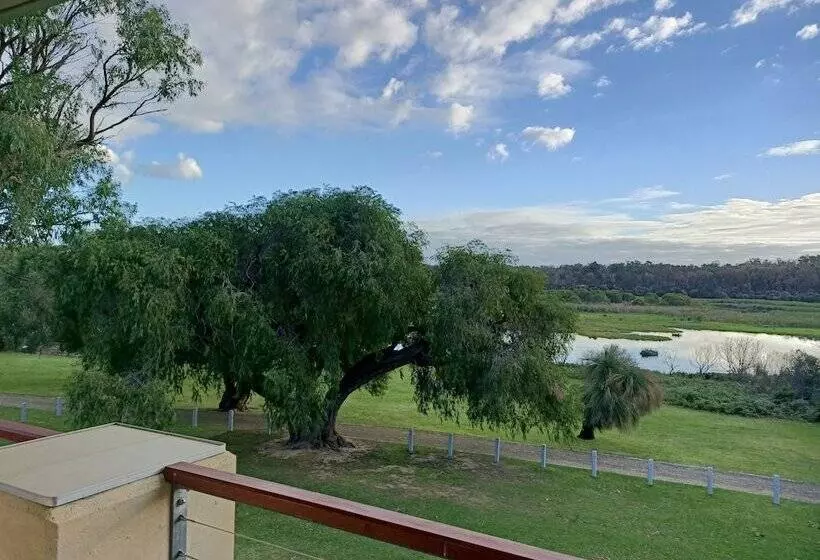 ホテル Yanchep Inn