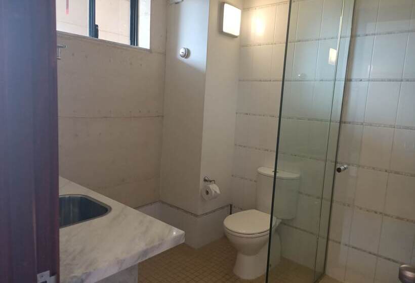 Отель Yanchep Inn