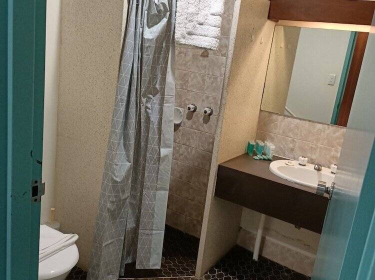 Отель Yanchep Inn