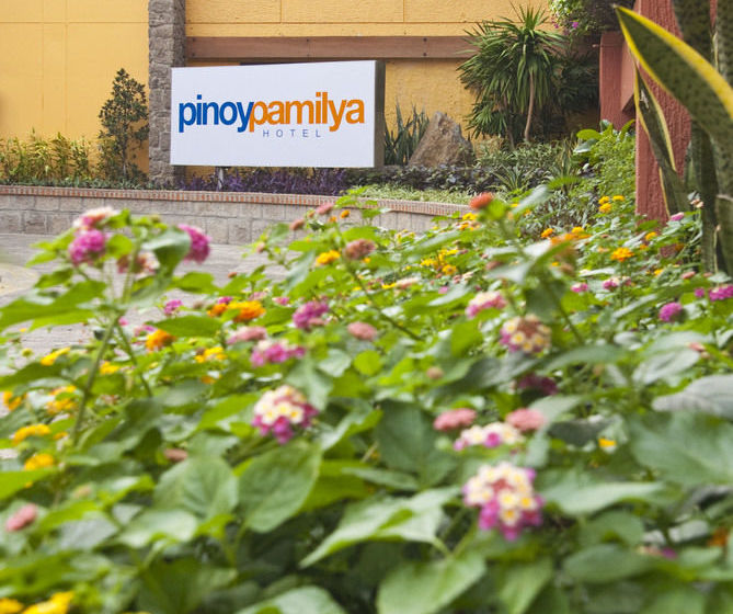 فندق Pinoy Pamilya