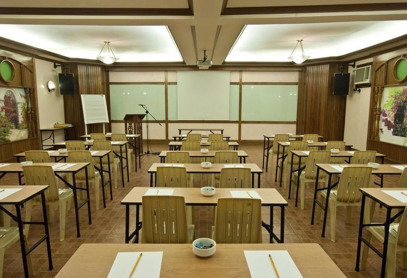 فندق Pinoy Pamilya