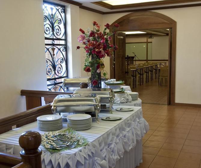 فندق Pinoy Pamilya