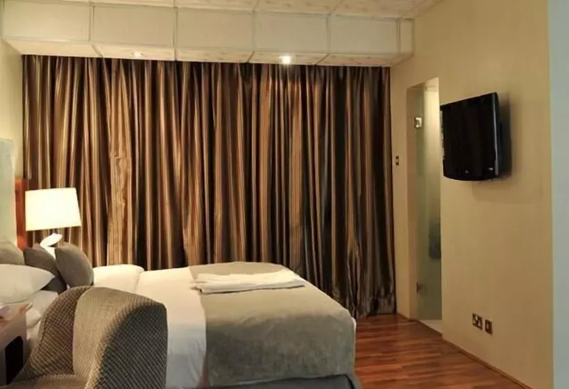 Protea Hotel By Marriott Delta