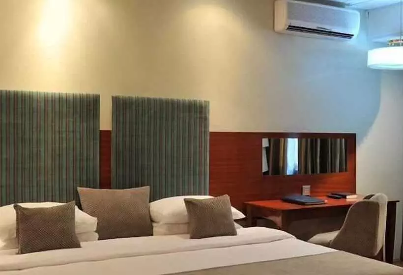 Protea Hotel By Marriott Delta